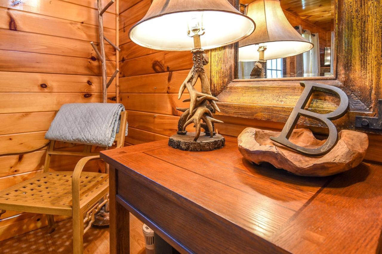 Permanent Vacation-Private Honeymoon Cabin With Hot Tub Sevierville Eksteriør billede