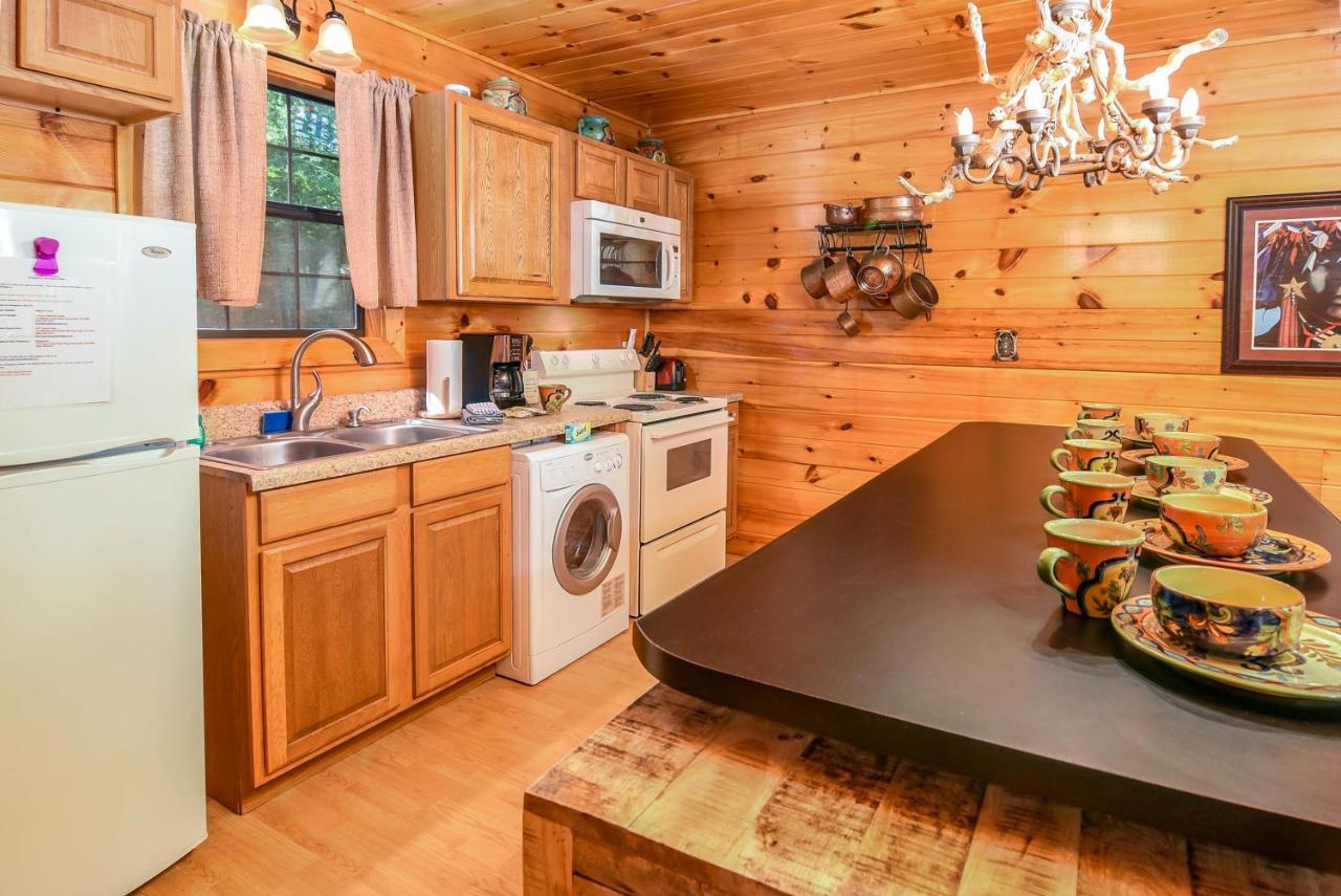 Permanent Vacation-Private Honeymoon Cabin With Hot Tub Sevierville Eksteriør billede