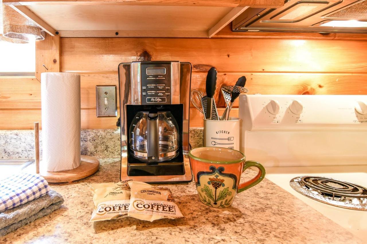 Permanent Vacation-Private Honeymoon Cabin With Hot Tub Sevierville Eksteriør billede